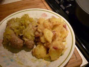 Serves 5 or 6. And tastes pretty great the next day, too!