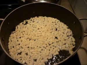 The spaetzle is done once it floats to the surface. 