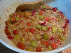 Mix rhubarb with eggs mixture.